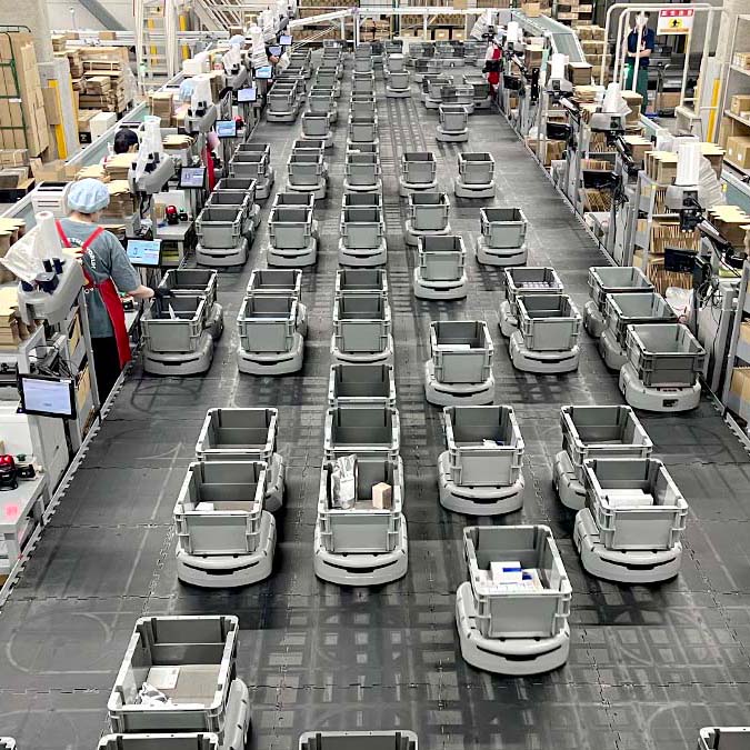 最新ロボット導入でスムーズに商品をお届け！