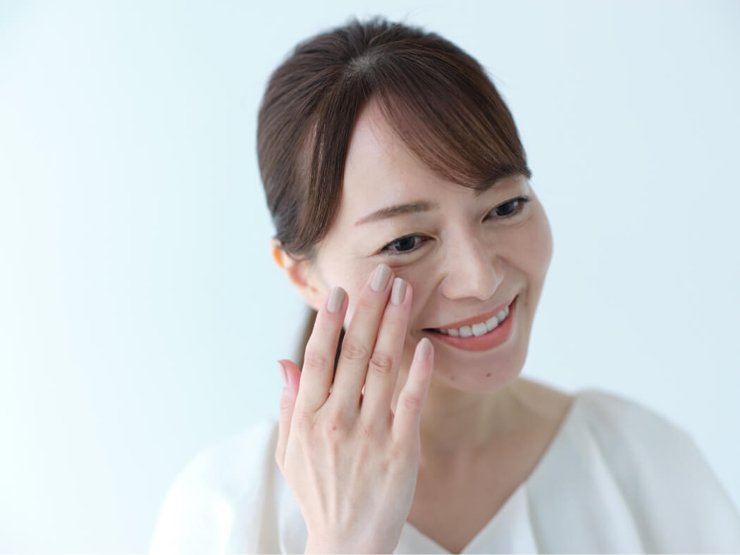 “私は、目周りぐるっと重ねづけします”