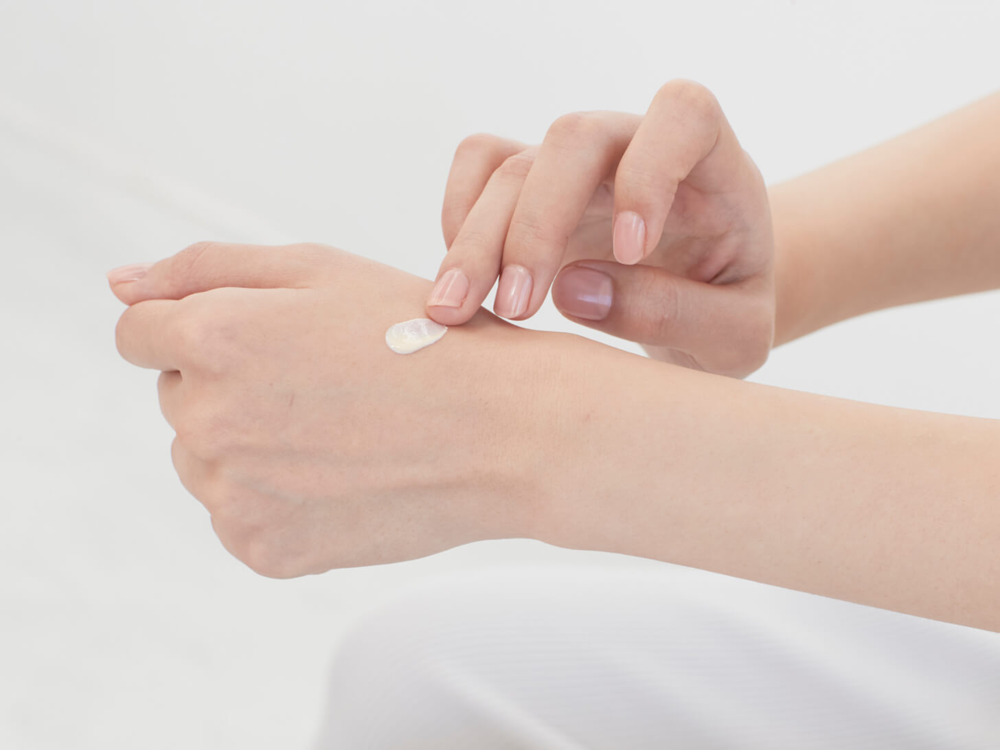 メーク直しの時も、つけすぎには要注意です