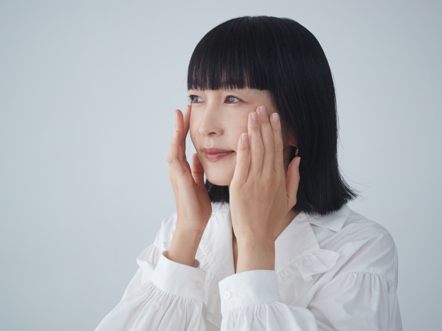 たとえば毛穴を隠そうとする前に、スキンケアからの見直しを。