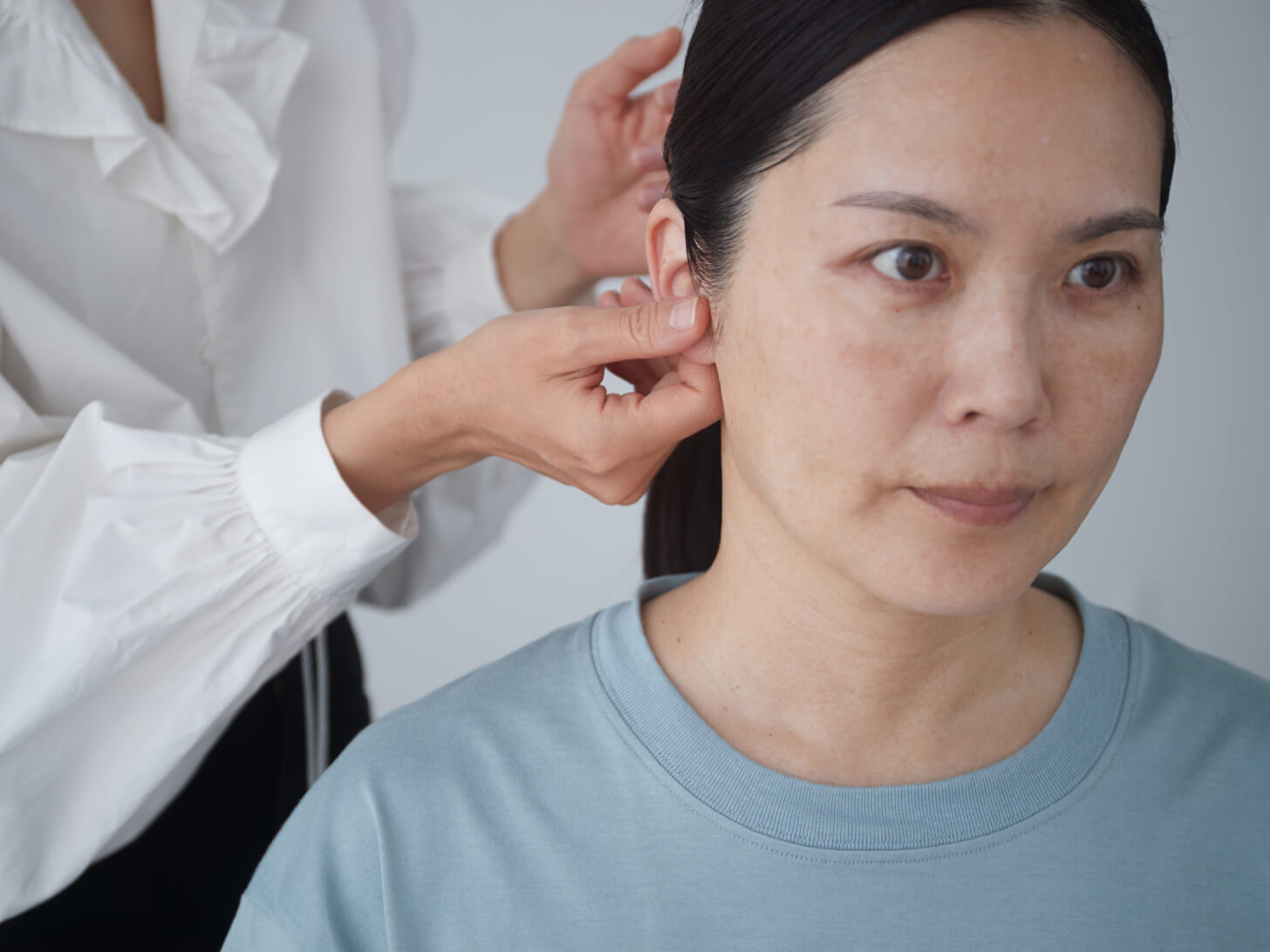 たとえば毛穴を隠そうとする前に、スキンケアからの見直しを。