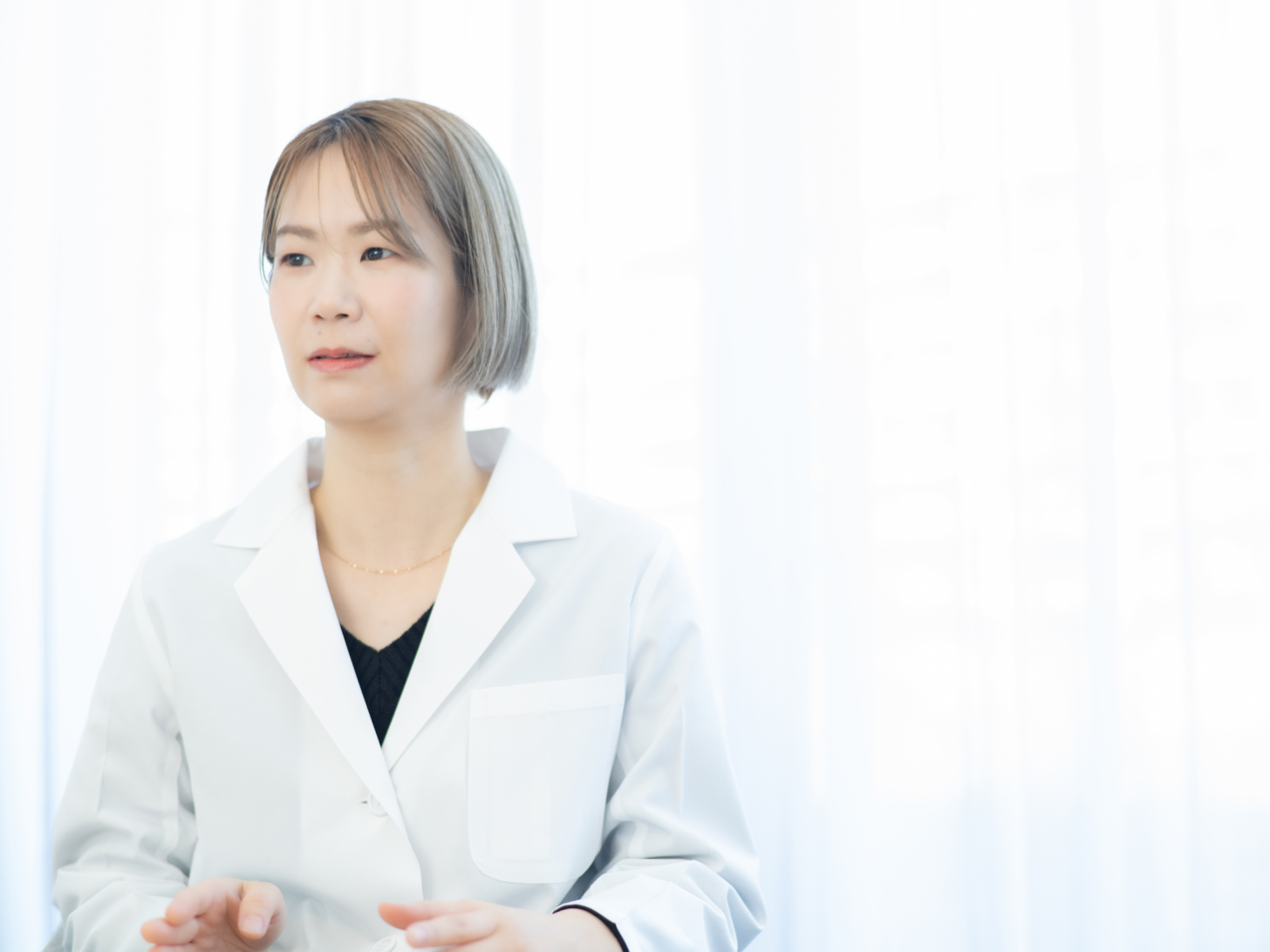 「肌の急老けに応える。敏感肌対応もする。その両立が絶対でした」（星）