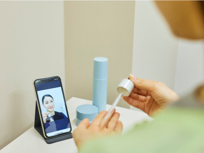 「いつものスキンケアが急に物足りなくなってきて。化粧品を変えた方がいい？」