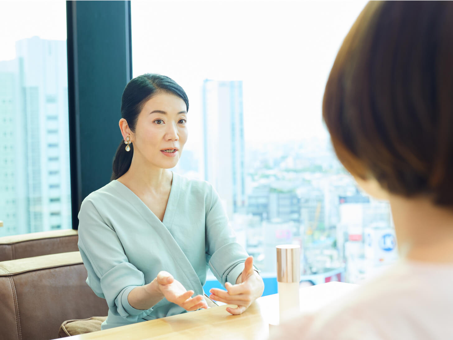 「肌の悩みを解消するだけでなく、楽しさもある。ディセンシーならではのこだわりですね」（弓気田さん）